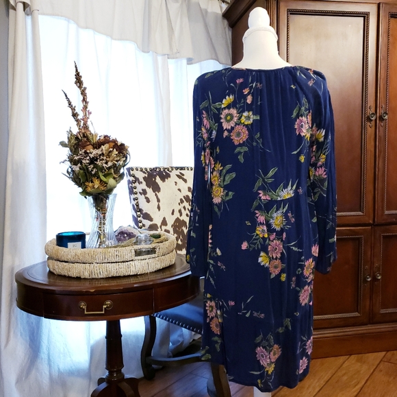 🧿 Floral Peasant Midi Dress - Picture 3 of 7